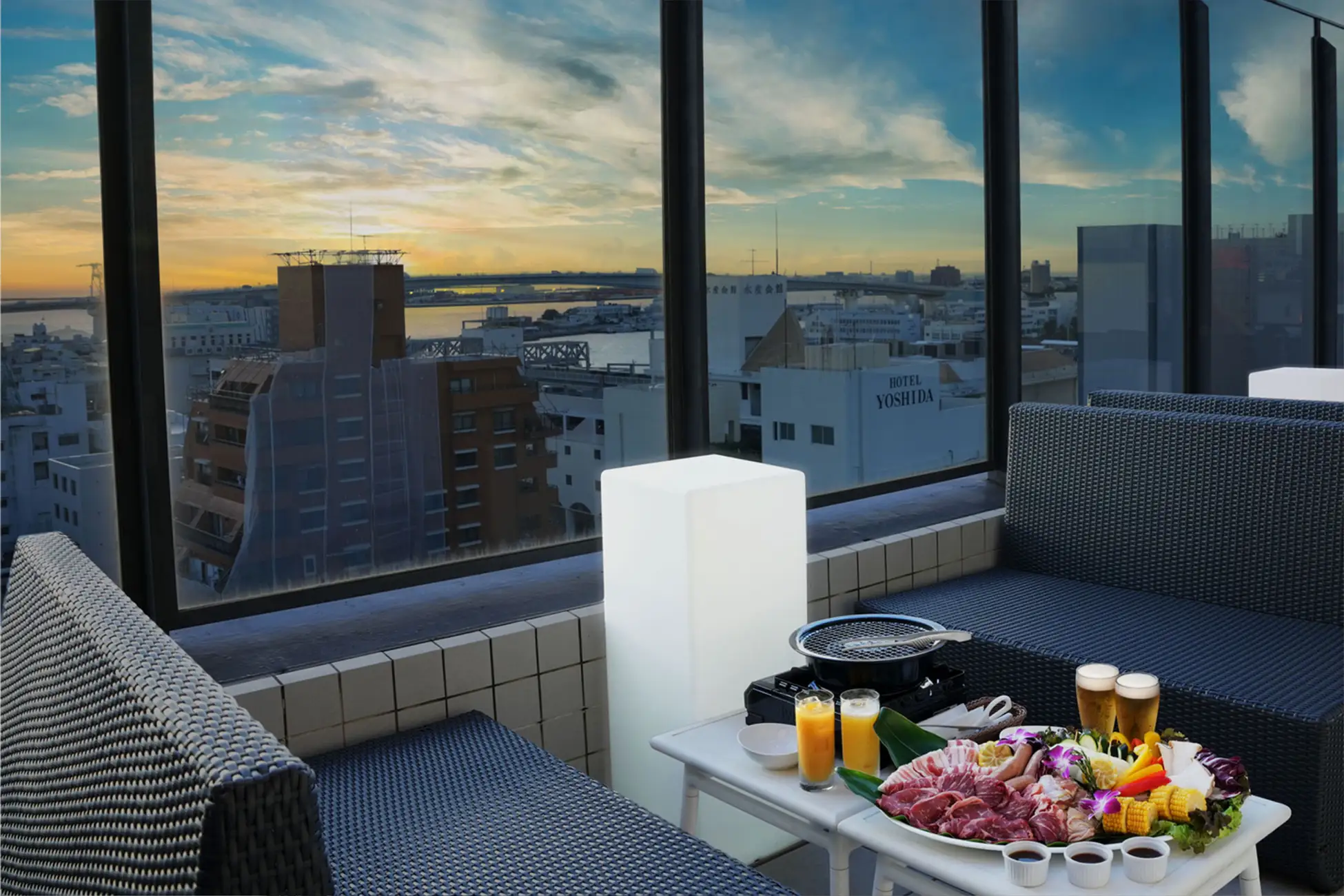 ホテルアクアチッタナハのサンセットテラスでBBQ