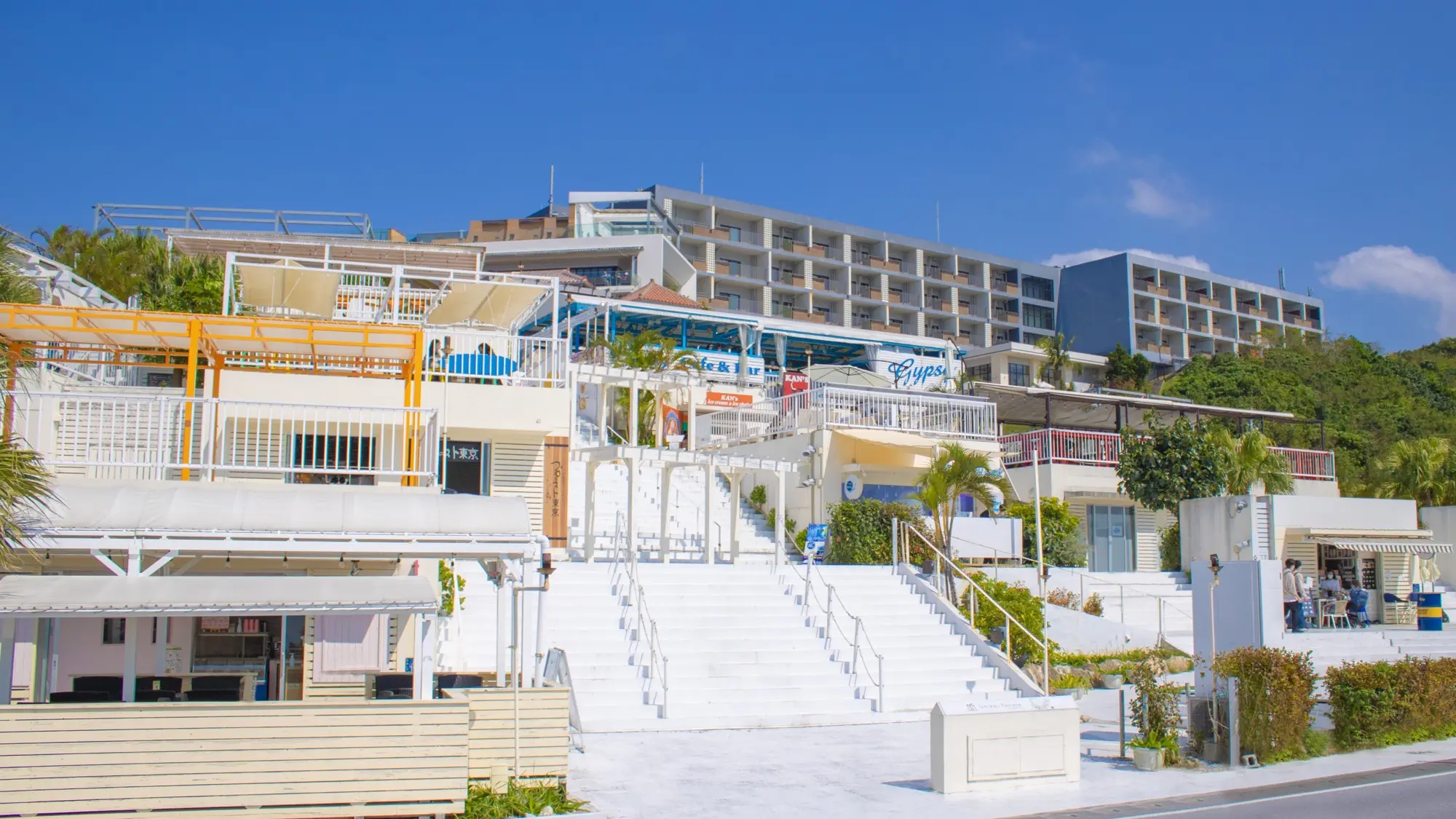 瀬長島ウミカジテラス