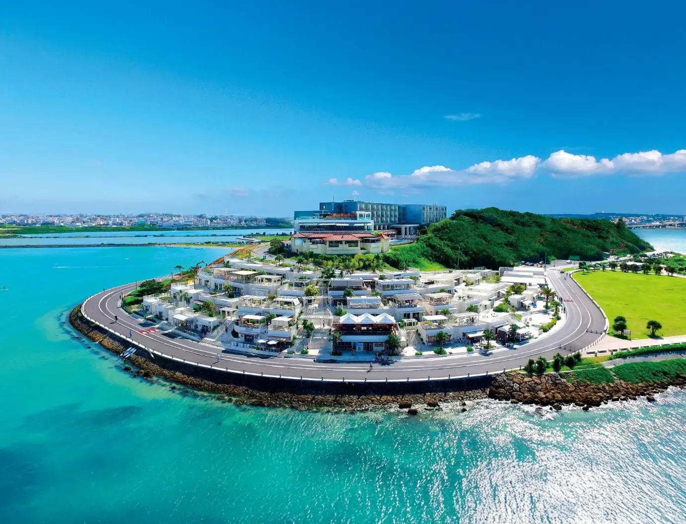 空から望む瀬長島